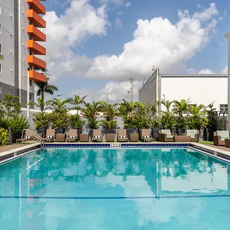 Doubletree By Hilton Miami North I-95 Hotel